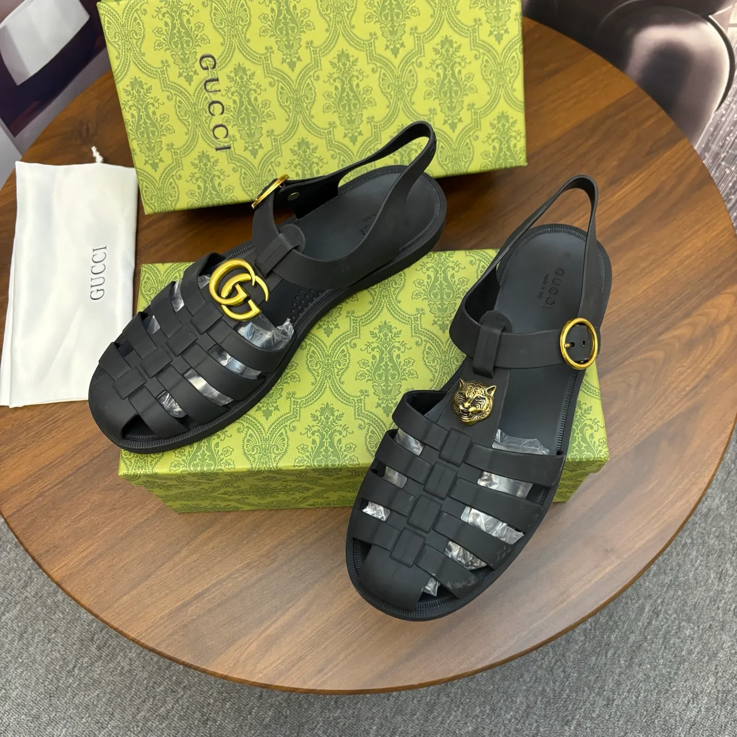 Men's shoes 260💰 [Gucci] Counter quality, top-quality original goods, real photos! Original TPU material, fine workmanship, comfortable; genuine 1:1 replica Size: 36 ~ 46
